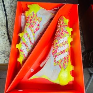 Adidas Nike like new preditor